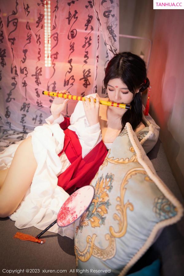   [XiuRen]高清写真图 2023.08.04 No.7192 幼幼 古装美腿第16张图片